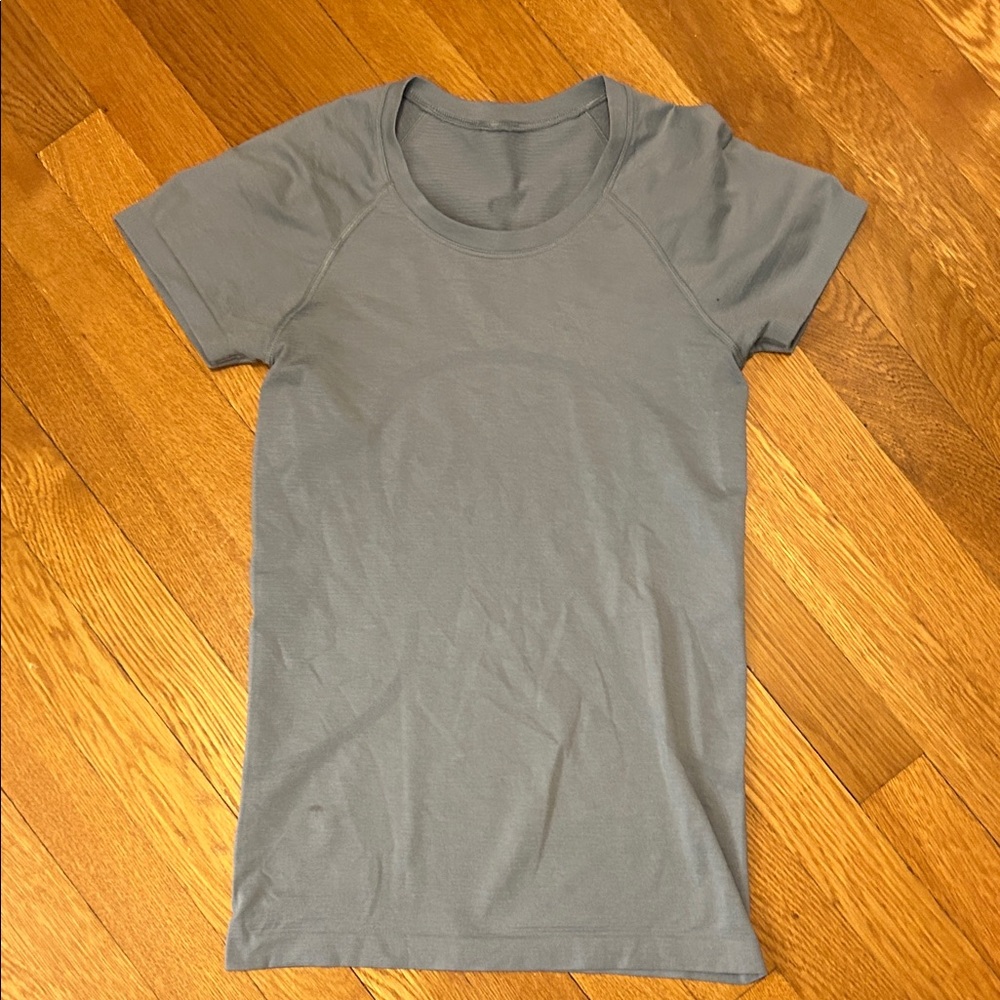 lululemon athletica Blue Short Sleeve Tee